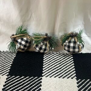 Buffalo Plaid Holiday Ornaments Set